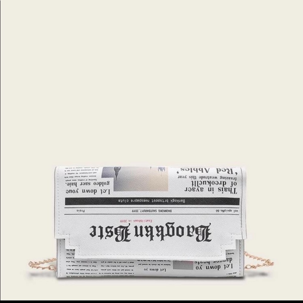 NWOT 💖 Newspaper Print Chain Bag